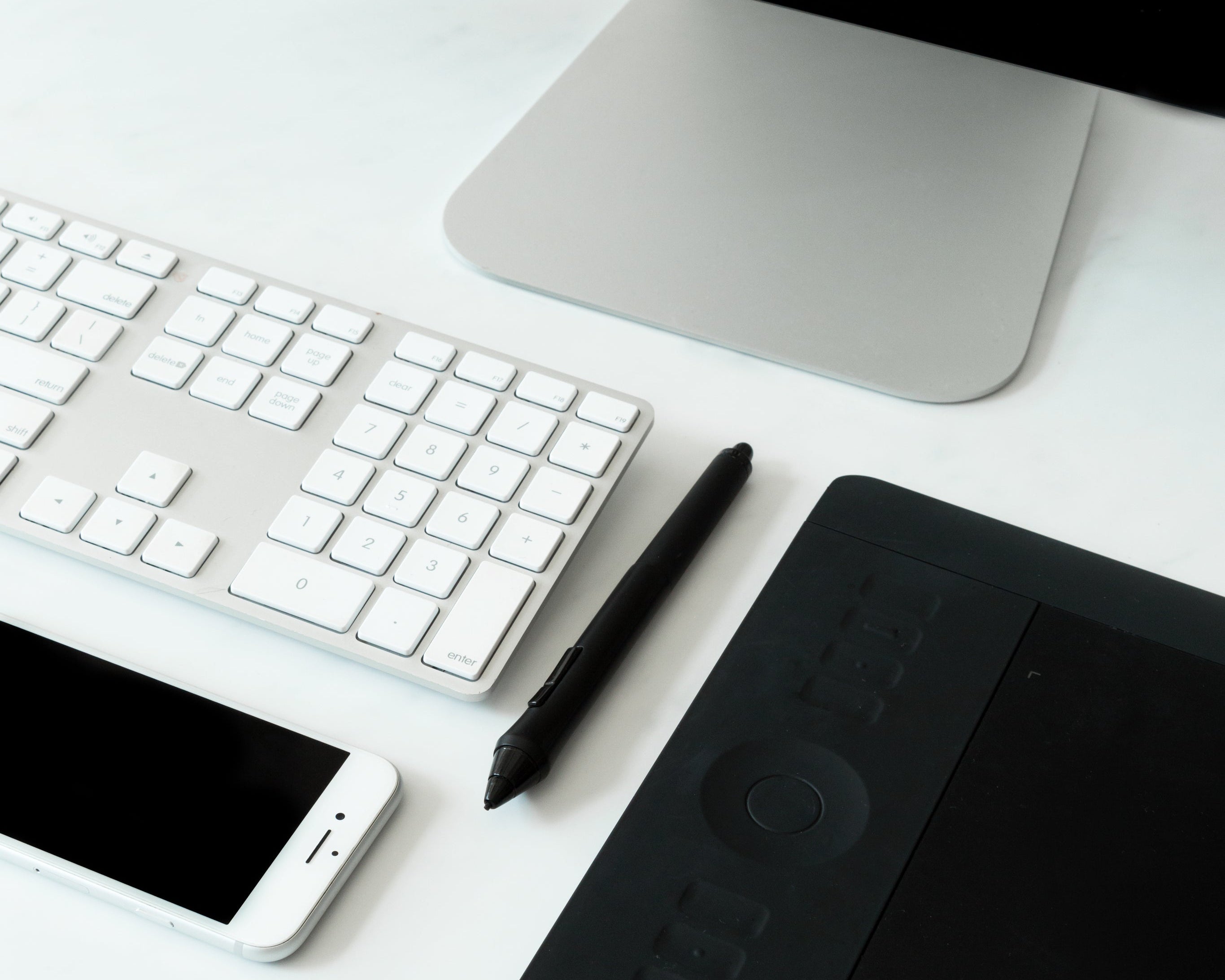 Poste de travail design dans un espace moderne